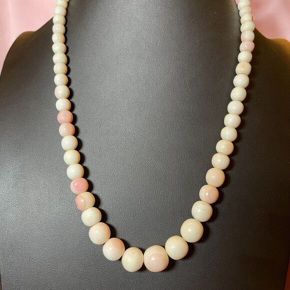 Vintage Angel Skin Coral Pink & White Graduated Beaded...